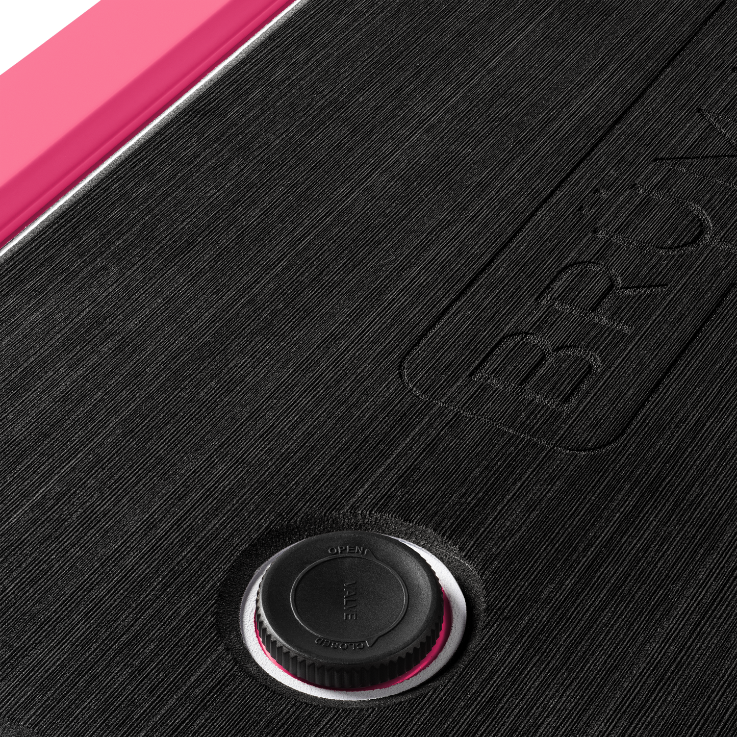 brutank-e7 brutank-55qt-neonpink-vent.png