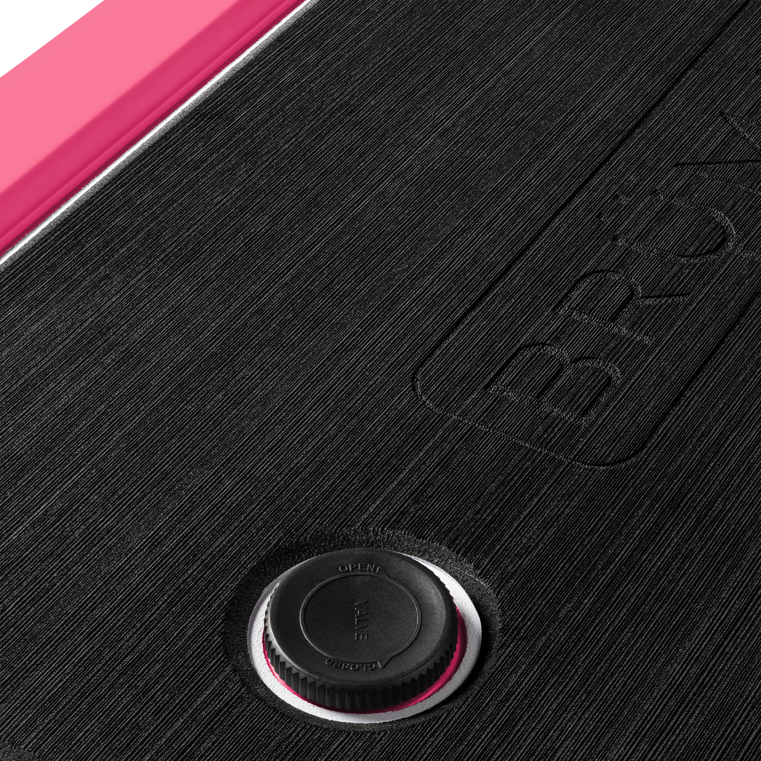 brutank-e7 brutank-55qt-neonpink-vent.png